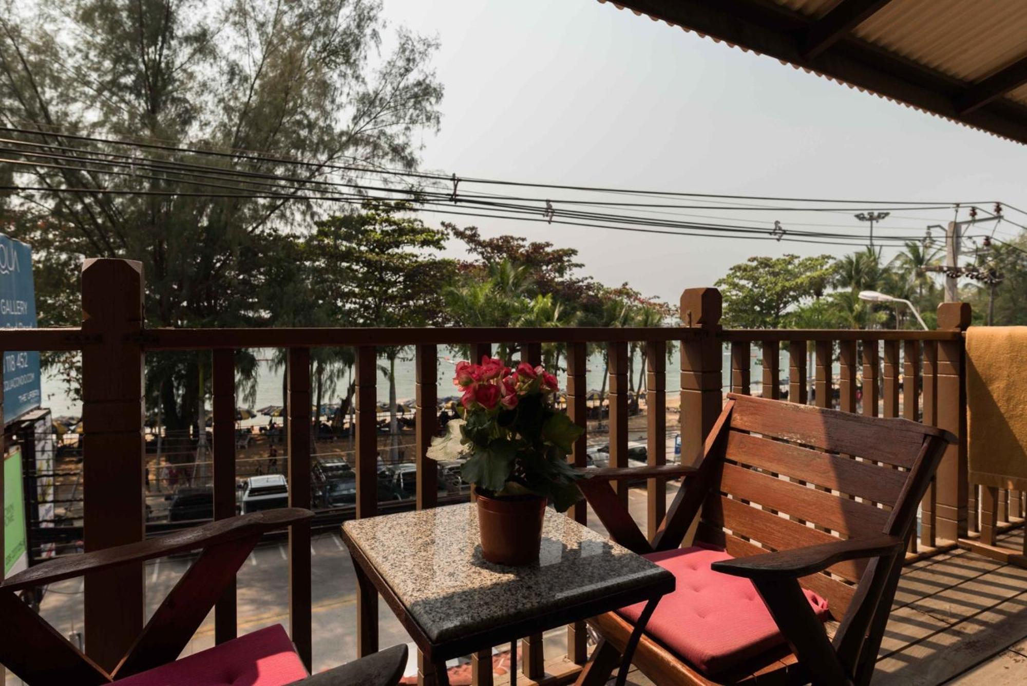 Jomtien Boathouse Hotel Pattaya Buitenkant foto
